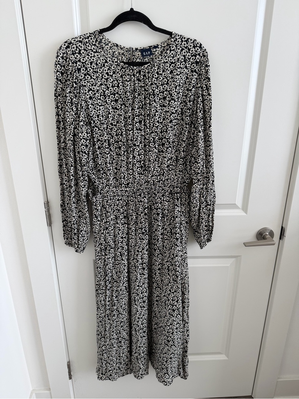 GAP Black & White Floral Long Sleeve Midi Dress